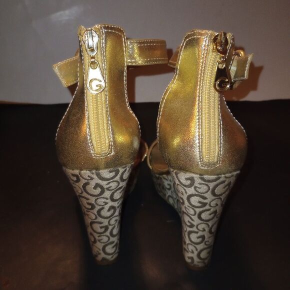 🆕👡G by Guess Gold Signature Wedge Heel Sandals - Picture 6 of 6